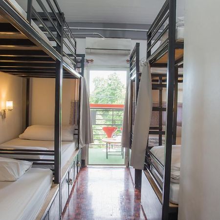 Cassette Hostel Чиангмай Екстериор снимка