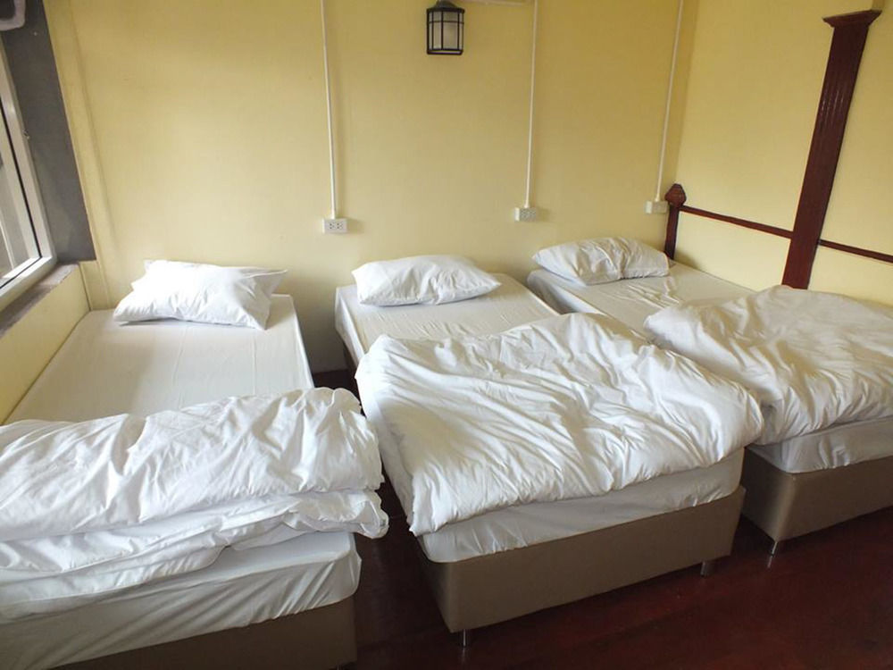 Cassette Hostel Чиангмай Екстериор снимка