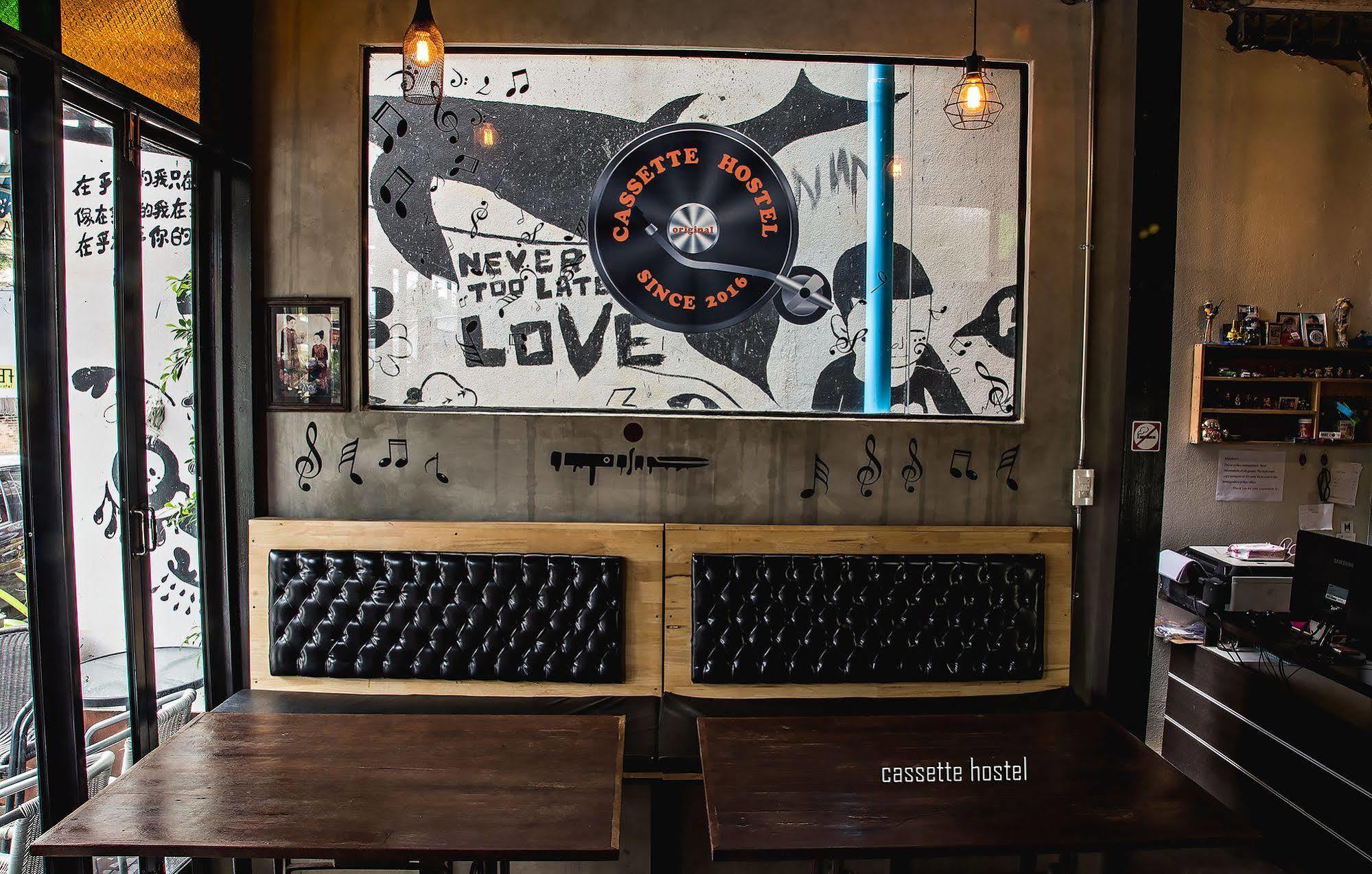 Cassette Hostel Чиангмай Екстериор снимка