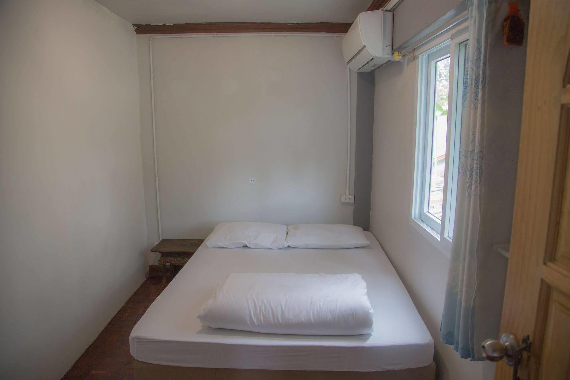 Cassette Hostel Чиангмай Екстериор снимка