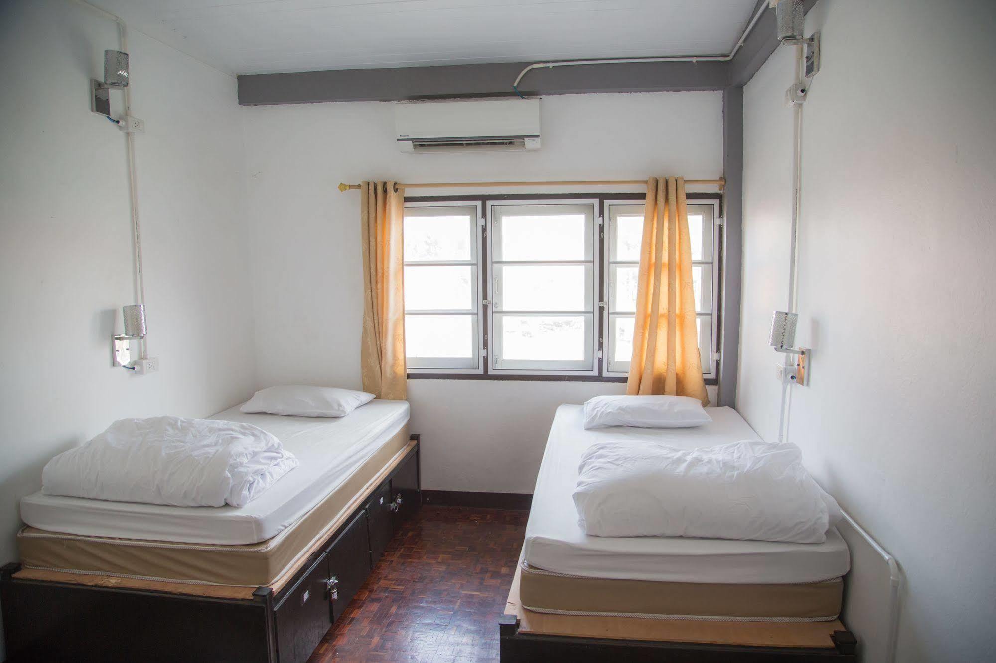 Cassette Hostel Чиангмай Екстериор снимка