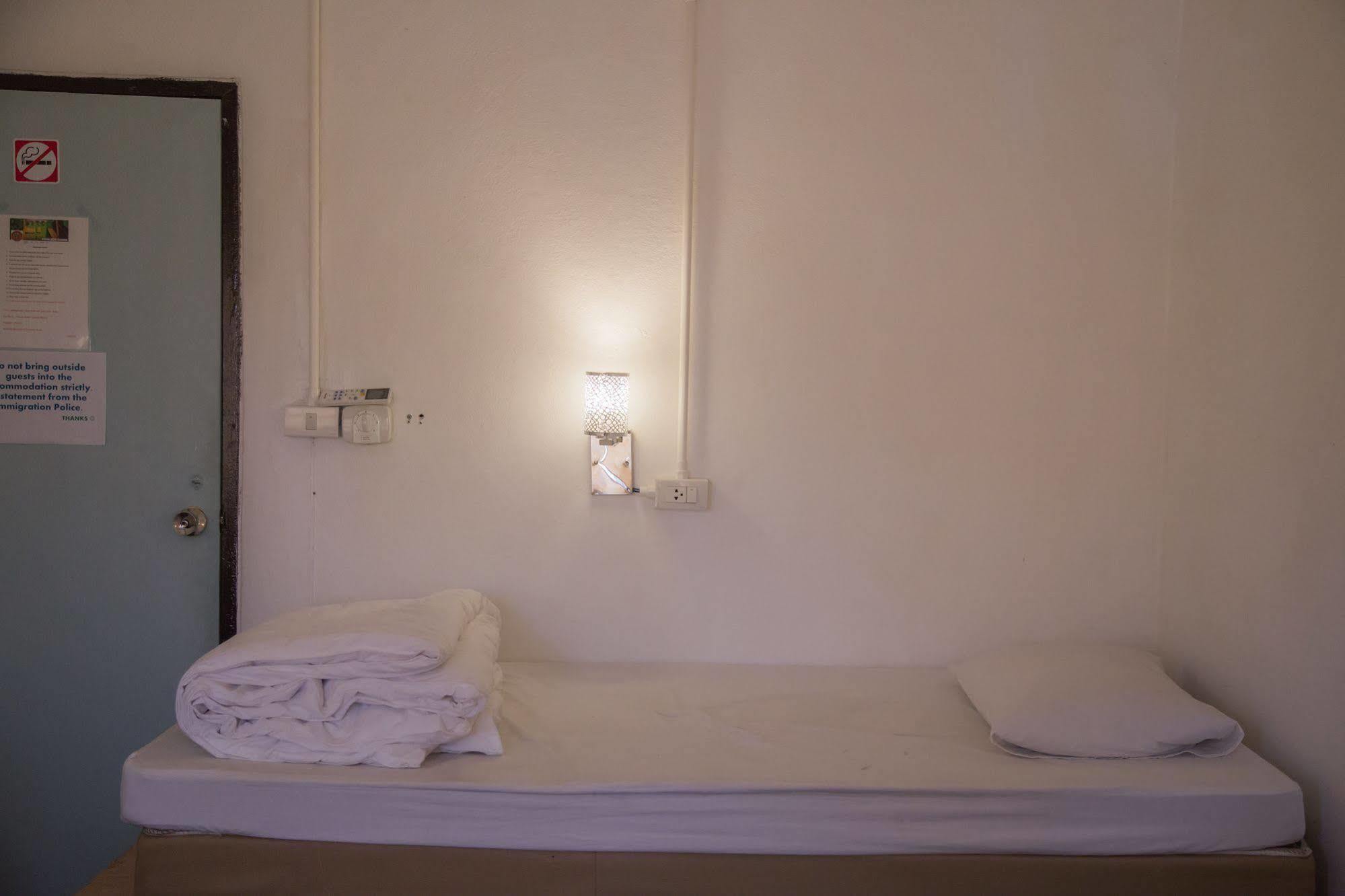 Cassette Hostel Чиангмай Екстериор снимка